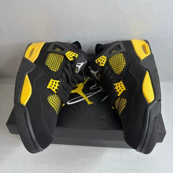 New DS Men's Air Jordan 4 Retro "Thunder" Sneakers - Iconic Black & Yellow Jorda - Picture 1 of 5